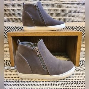 Natural Reflections, Gray, Size 8, Hidden Wedge Sneakers